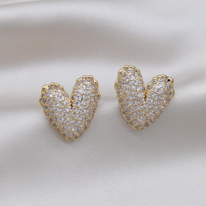 Zircon Heart Stud Earrings