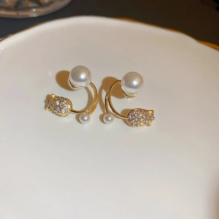 Beautiful Pearl Zircon Korean Flower Earrings for Women